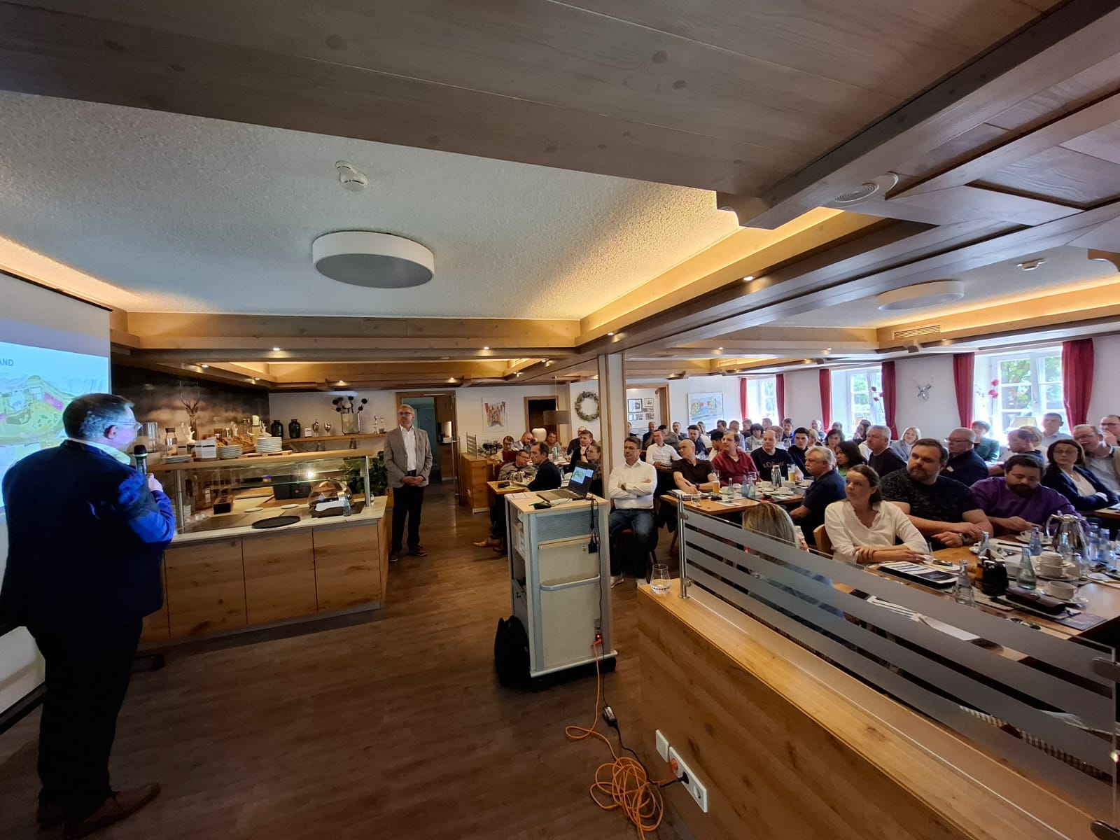  Reger Austausch mit lokalen Akteuren über das Gastronomie-Konzept zur 